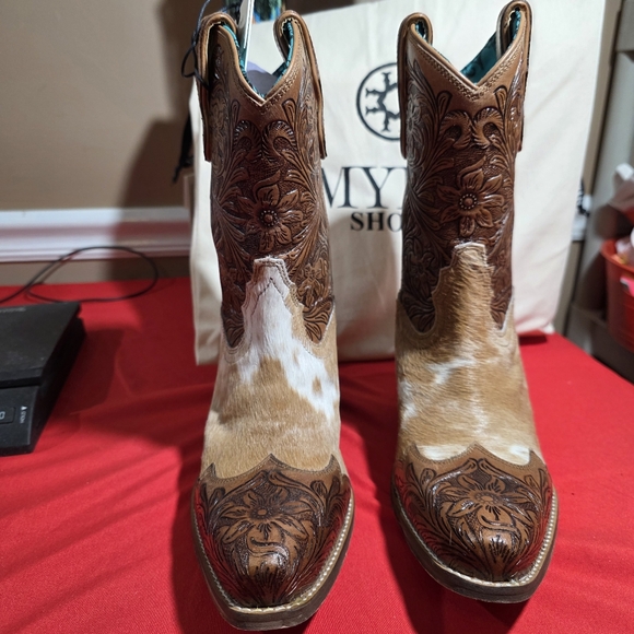 MYRA BAG Kelsey Short Cowboy Boots Brown Hair On Hide Size 9 NWT - Picture 3 of 10